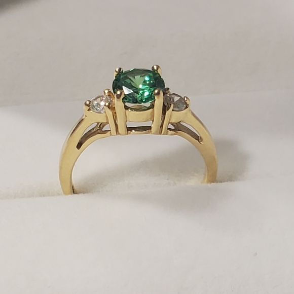 14k Solid Yellow Gold Round Brilliant Cut Green Emerald & Diamond Ring - Picture 5 of 12